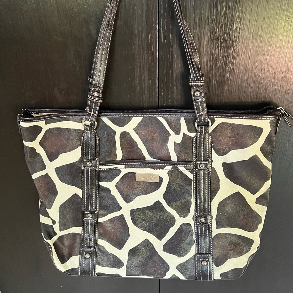 Nine & Co. Black and Cream Tote Bag with Giraffe Print NWOT